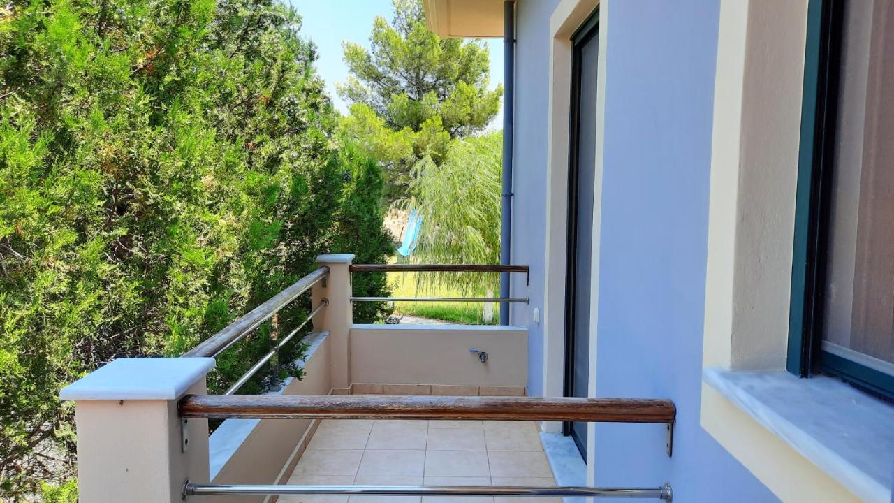 Alekos Beach Houses-Angelo Lixouri Exterior photo